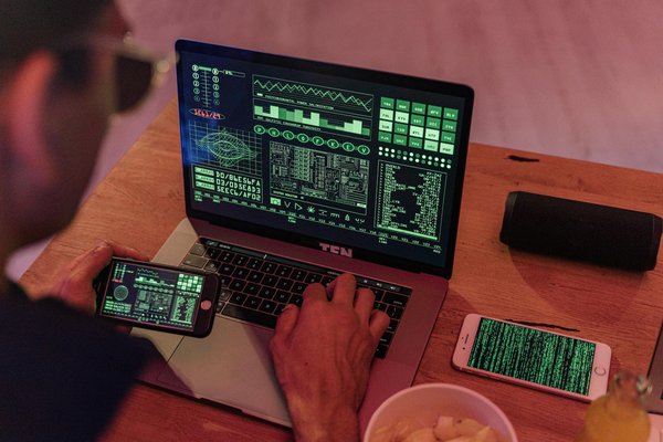 Come installare in sicurezza un impianto audio ad alta definizione nella tua auto d'epoca: guida pratica e completa.